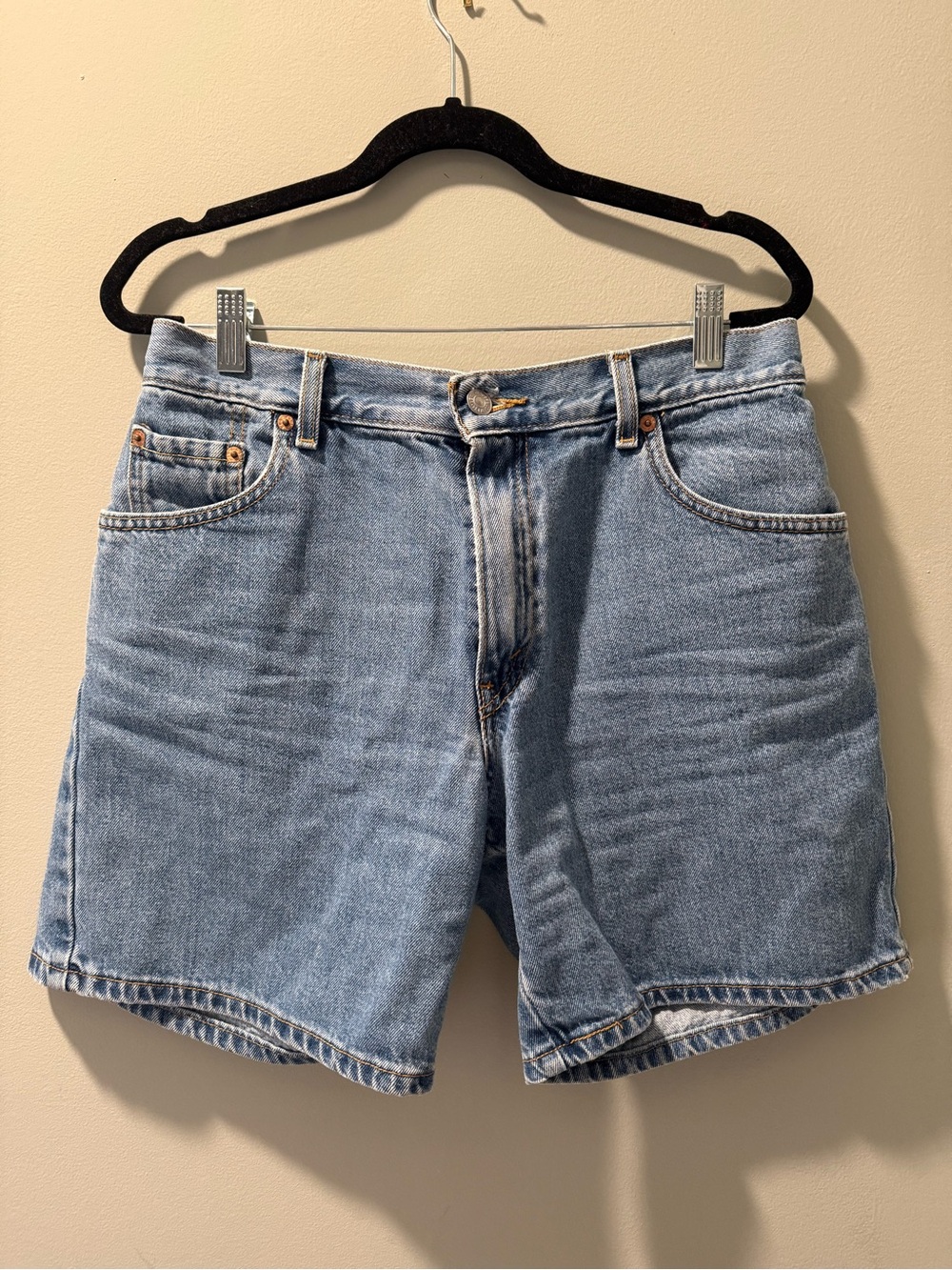 Vintage Levi’s Light Wash Denim Shorts